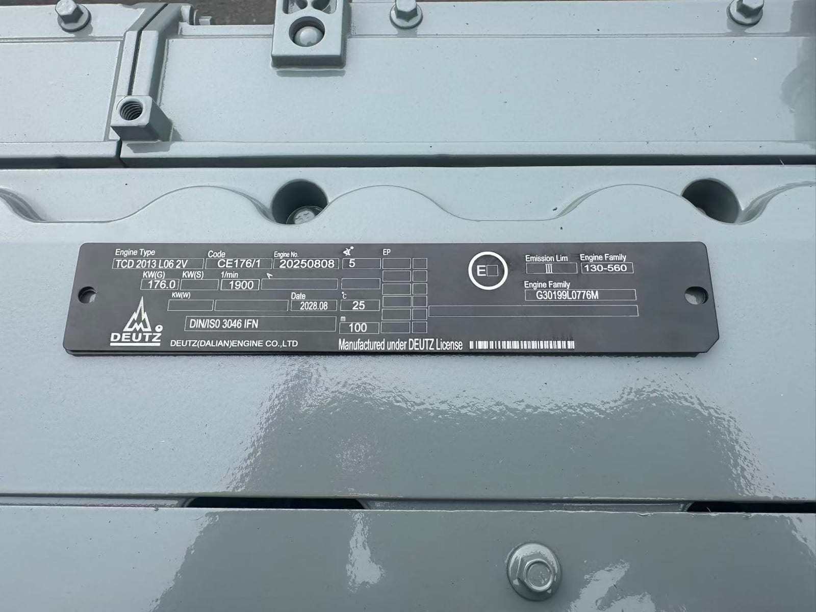 DEUTZ TCD 2013 L06 2V 实机照片