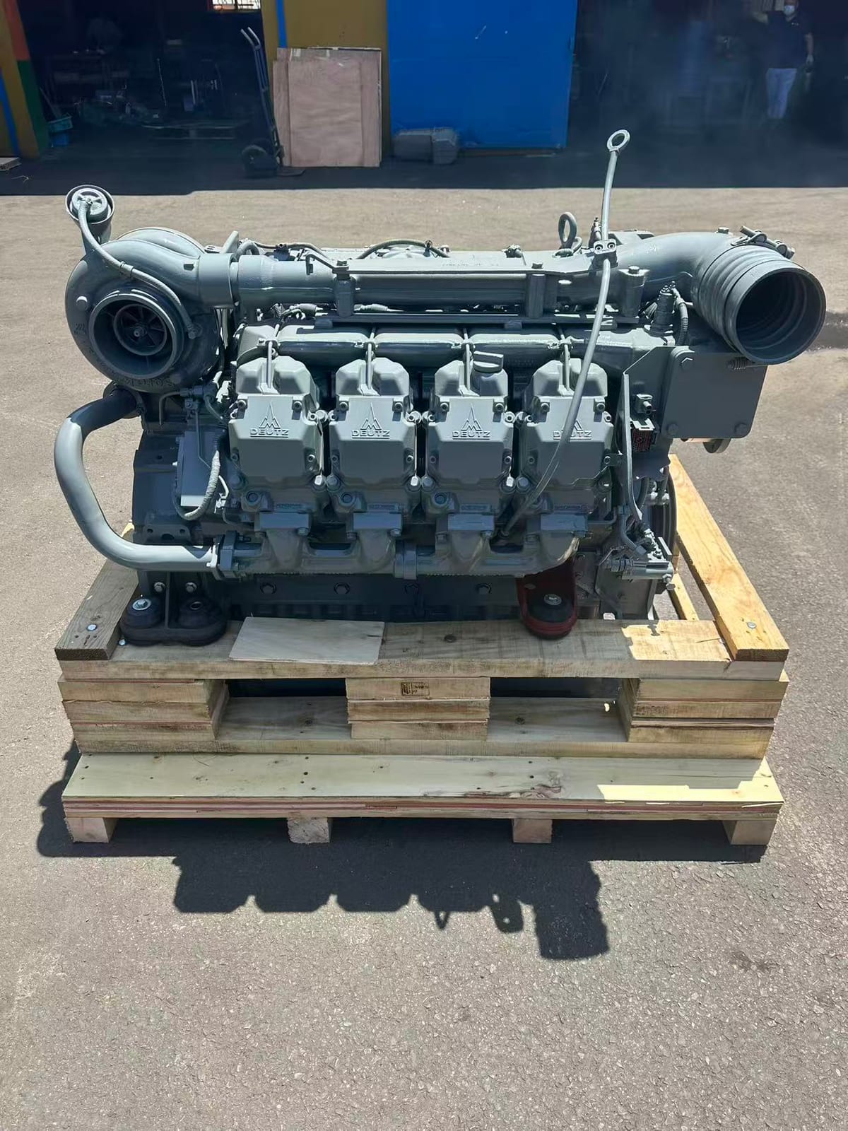 DEUTZ TCD 2015 V08 实机照片