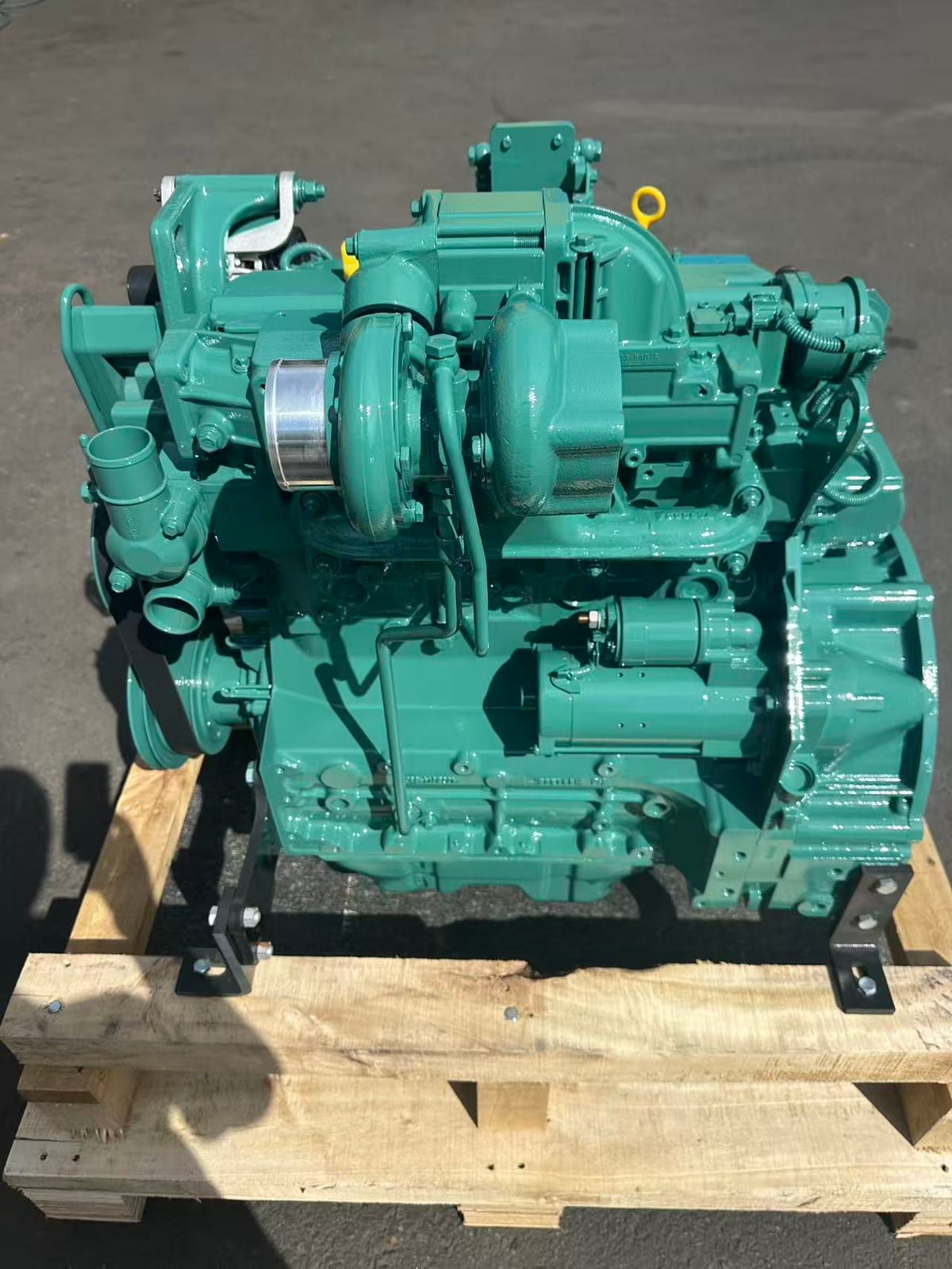 Volvo D4D · EC140B 挖掘机 实机照片