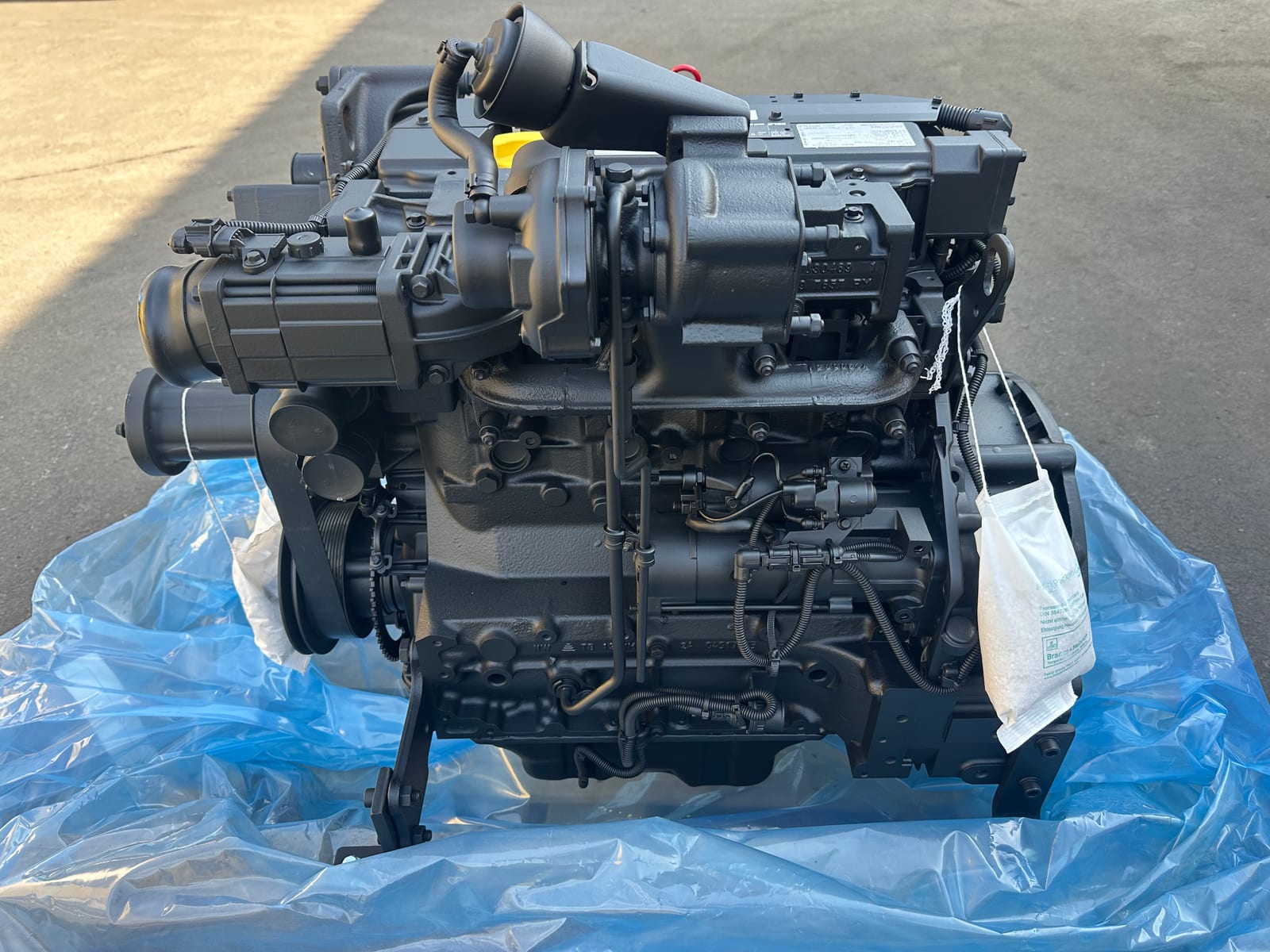 Volvo D4E 实机照片