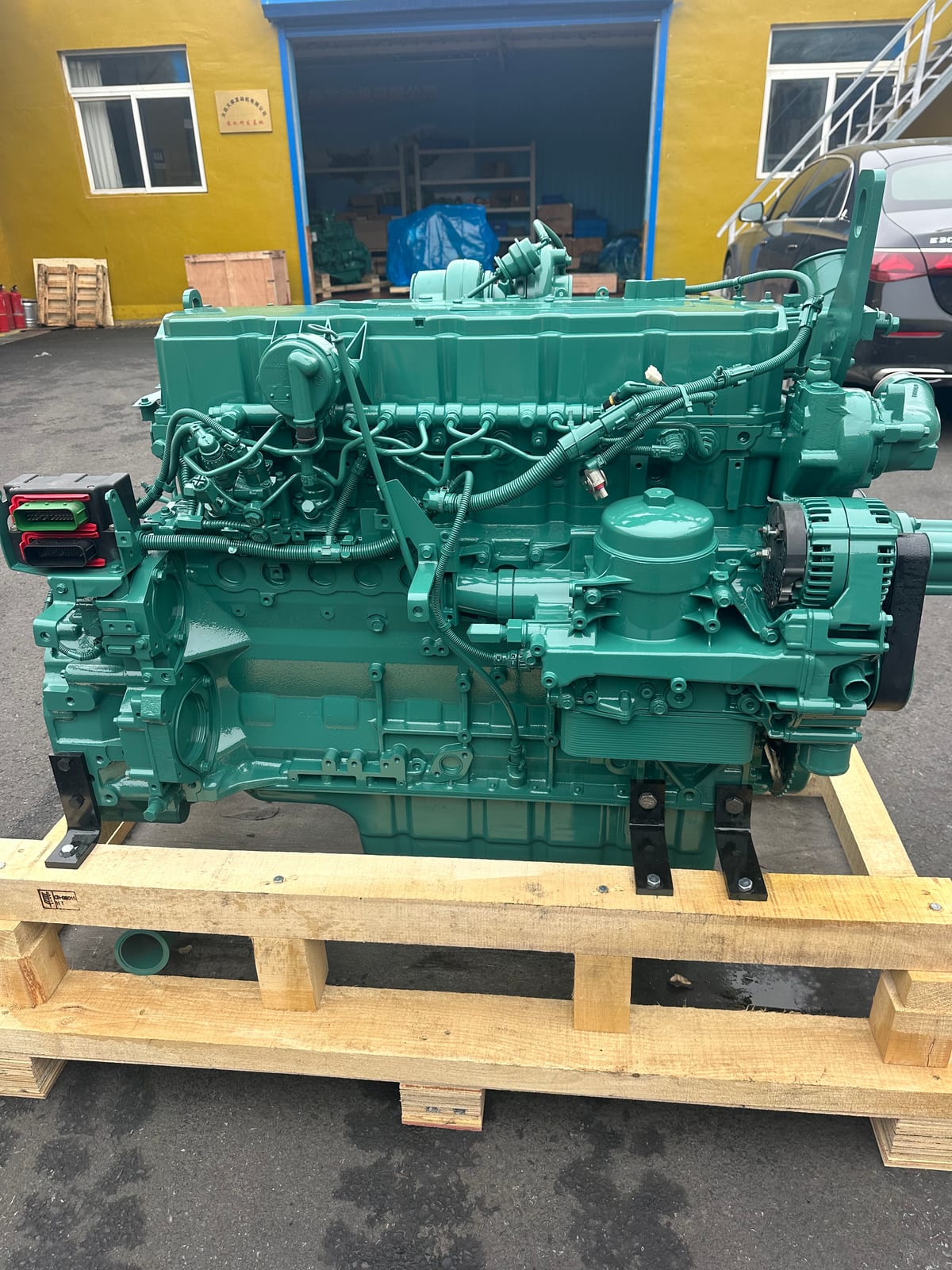Volvo D8K,350挖机 实机照片